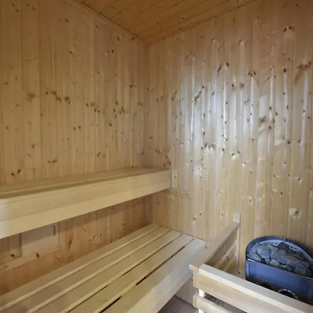 Spacious In With Sauna Feriehus Zierow